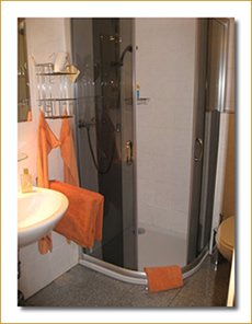 Dusche Pension Haus Bergsonne Dusche - Pension in Saarburg